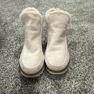 Light pin with fur in side